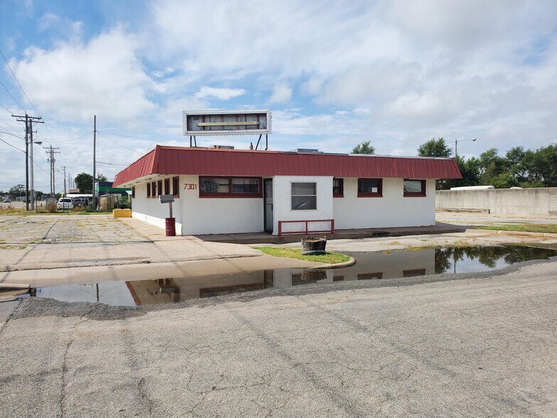 7301 S Broadway St, Haysville, KS à louer - Photo de l’immeuble – Image 1 sur 5