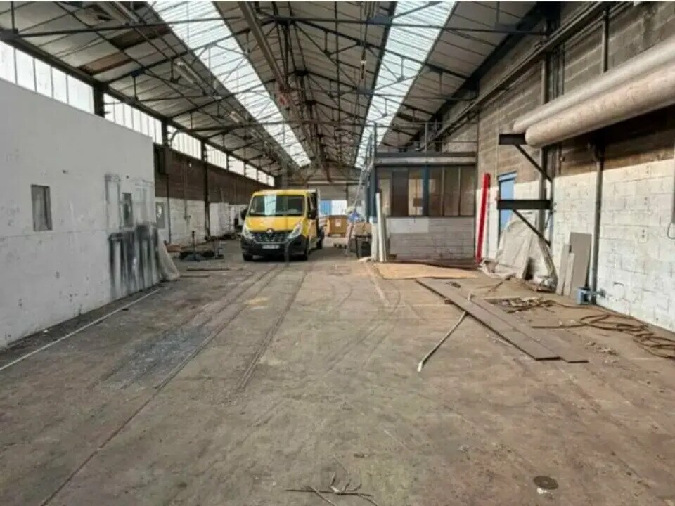 Local d’activités dans Sandouville à louer Photo intérieure– Image 1 sur 3