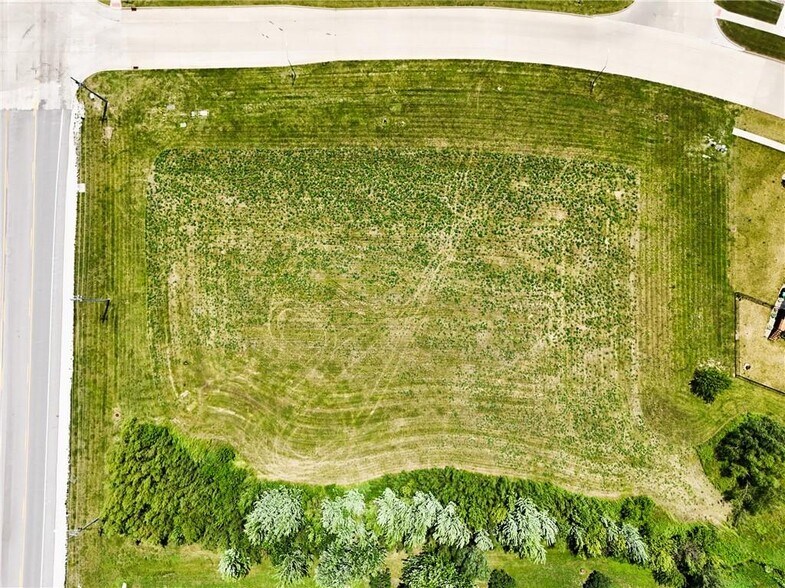 120 NE Autumn Crest, Ankeny, IA à vendre - Aérien – Image 3 sur 3