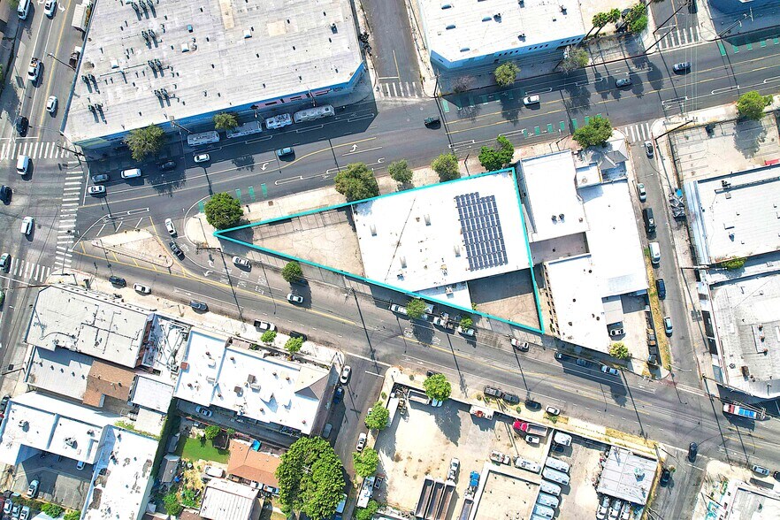 3500 S San Pedro St, Los Angeles, CA à louer - Photo de l’immeuble – Image 2 sur 11