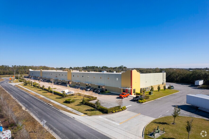 3850 Anchuca Dr, Lakeland, FL à louer - Photo de l’immeuble – Image 2 sur 8