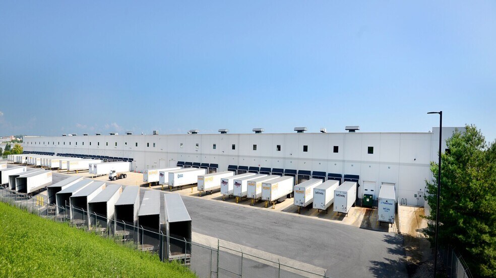 400 Boulder Dr, Breinigsville, PA à louer - Photo de l’immeuble – Image 3 sur 9