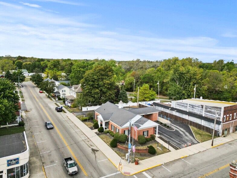 8 W Maple St, North Lewisburg, OH à vendre - Photo de l’immeuble – Image 2 sur 26