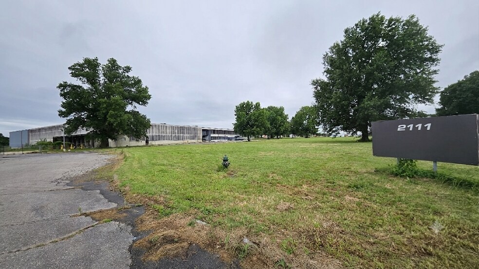 2111 Old Shawnee Rd, Muskogee, OK à louer - Photo de l’immeuble – Image 3 sur 11