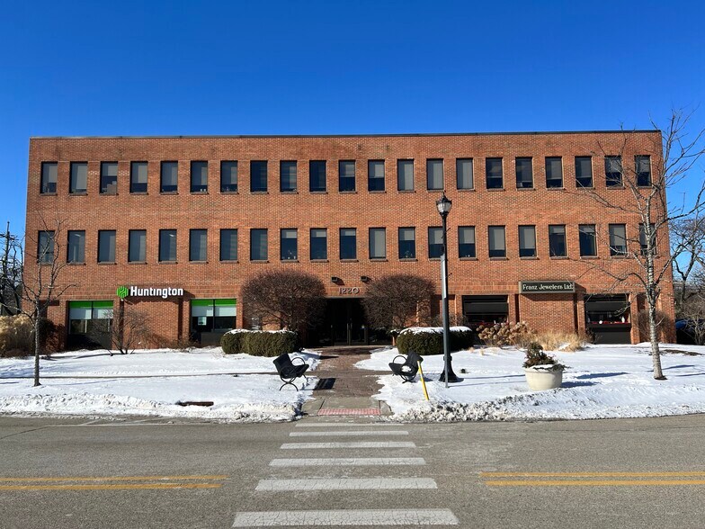 1220 Meadow Rd, Northbrook, IL à louer - Photo de l’immeuble – Image 3 sur 17