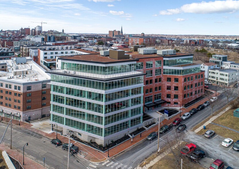 12 Mountfort St, Portland, ME à louer - Photo de l’immeuble – Image 2 sur 37
