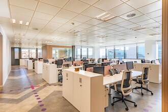 Calle Vía de los Poblados, 3, Madrid, Madrid à louer Photo intérieure– Image 1 sur 4