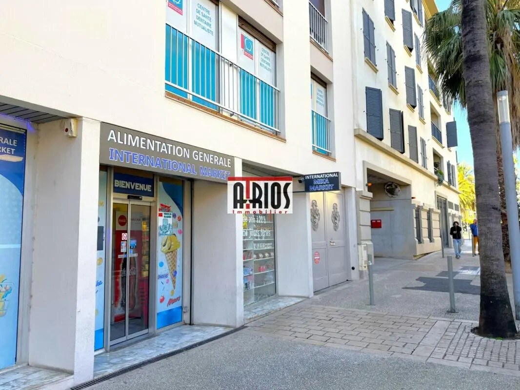 Local commercial dans Hyères à vendre Photo de l’immeuble– Image 1 sur 8