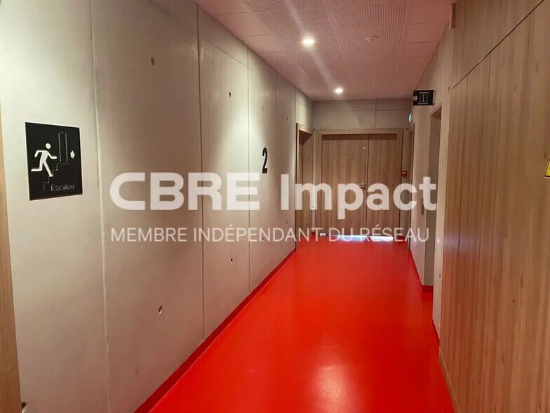 Bureau dans Bezannes à vendre - Photo de l’immeuble – Image 2 sur 11