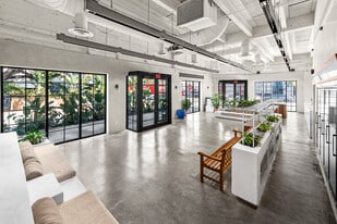 2nd Gen Restaurant | Wynwood - Local commercial