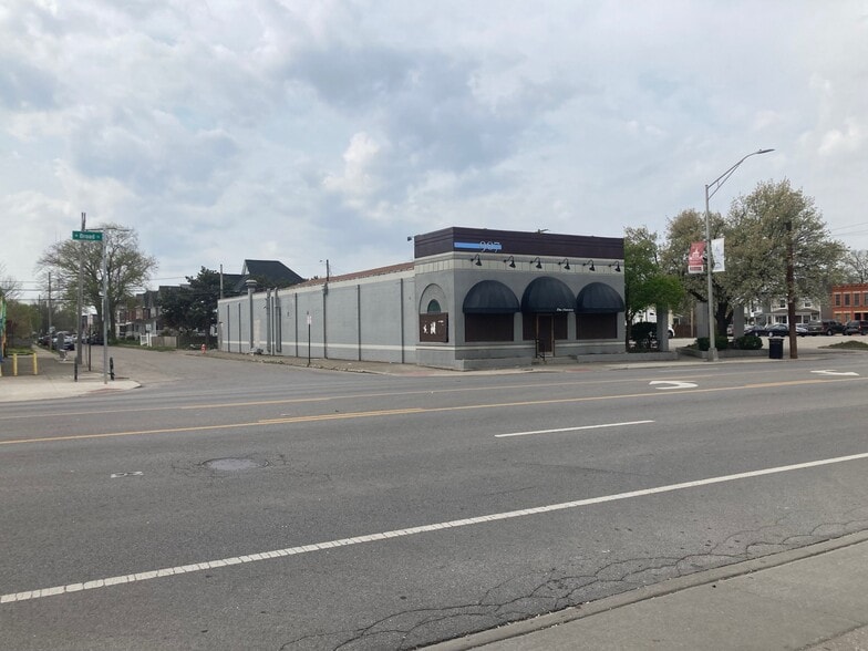 907 W Broad St, Columbus, OH à vendre - Photo de l’immeuble – Image 1 sur 22