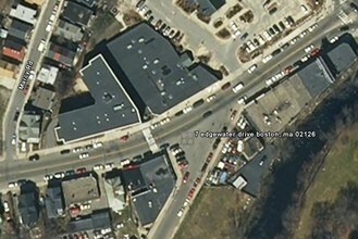 7-11 EDGEWATER Dr, Boston, MA - VUE AÉRIENNE  vue de carte