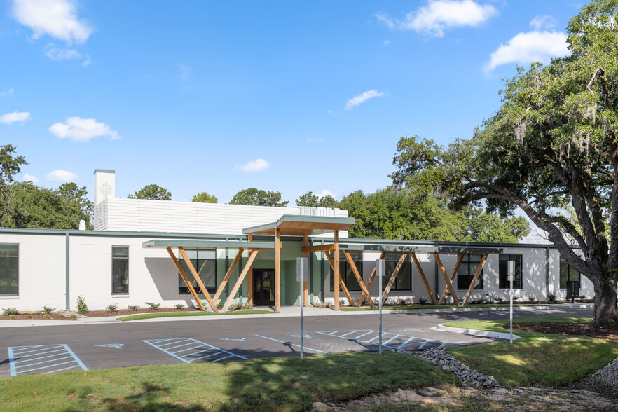 5841 Rivers Ave, North Charleston, SC à louer - Photo de l’immeuble – Image 1 sur 15