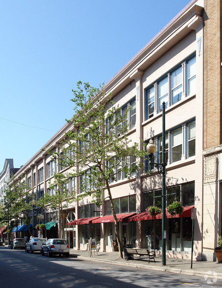 46 Haywood St, Asheville, NC à louer - Photo de l’immeuble – Image 1 sur 4
