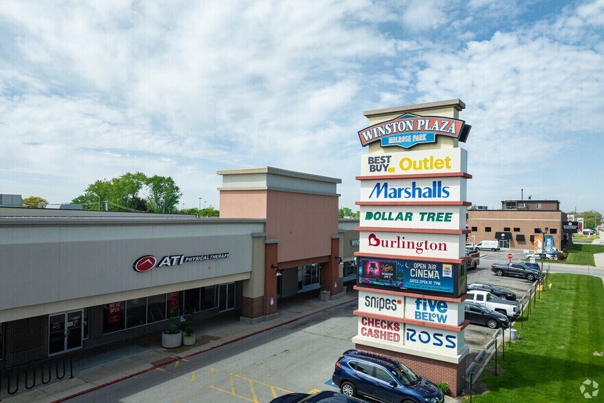 950 Winston Plz, Melrose Park, IL à louer - Photo de l’immeuble – Image 2 sur 9