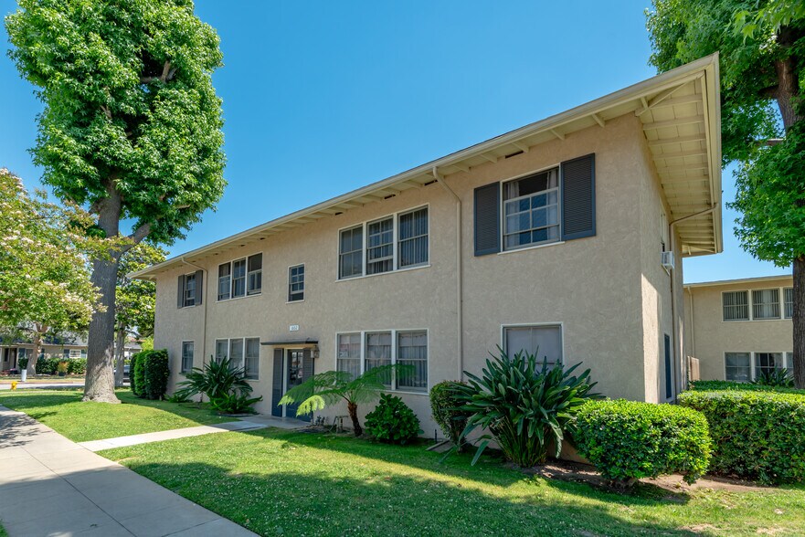 1620 Larch St, Alhambra, CA à vendre - Photo de l’immeuble – Image 3 sur 29