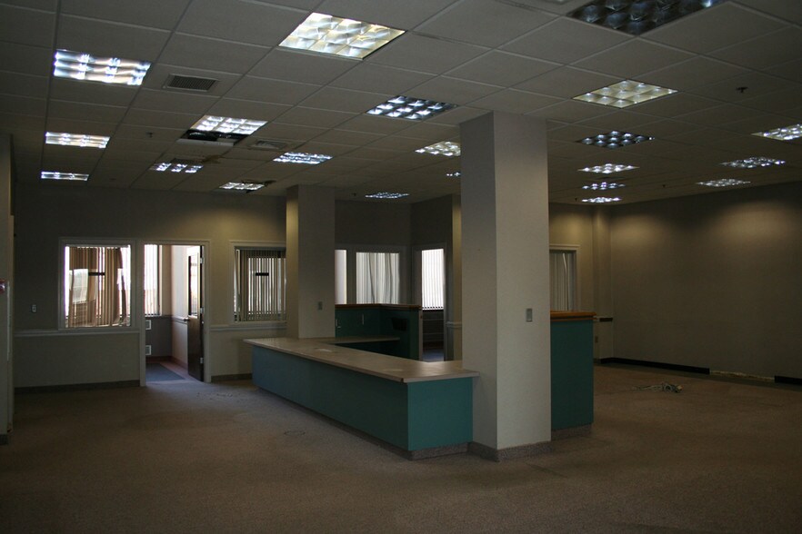 302 High St, Holyoke, MA à vendre - Photo de l’immeuble – Image 3 sur 18