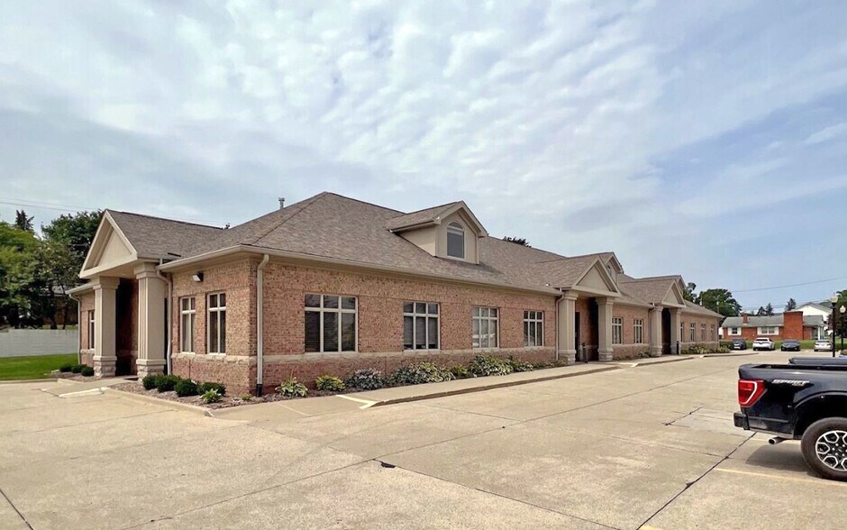 64541 Van Dyke Rd, Washington, MI à louer - Photo de l’immeuble – Image 2 sur 7