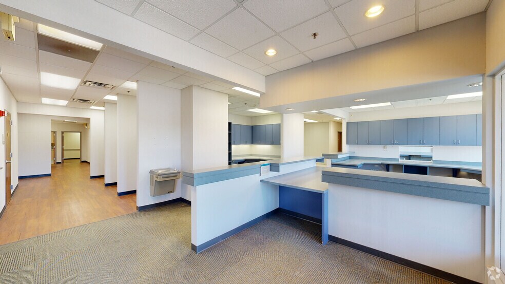 3 S Greenleaf Ave, Gurnee, IL à louer - Numérisation 3D Matterport – Image 2 sur 41