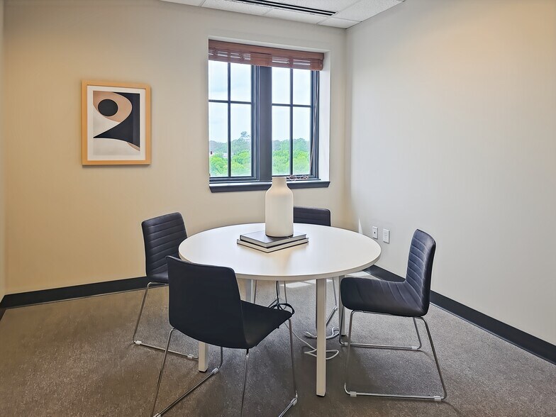 354 Newnan Crossing Byp, Newnan, GA à louer - Photo de l’immeuble – Image 3 sur 15