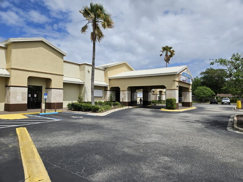 1215 Dunn Ave, Jacksonville, FL à louer Photo de l’immeuble– Image 1 sur 7