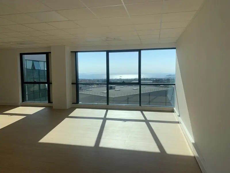 Bureau dans La Ciotat à vendre Photo de l’immeuble– Image 1 sur 10