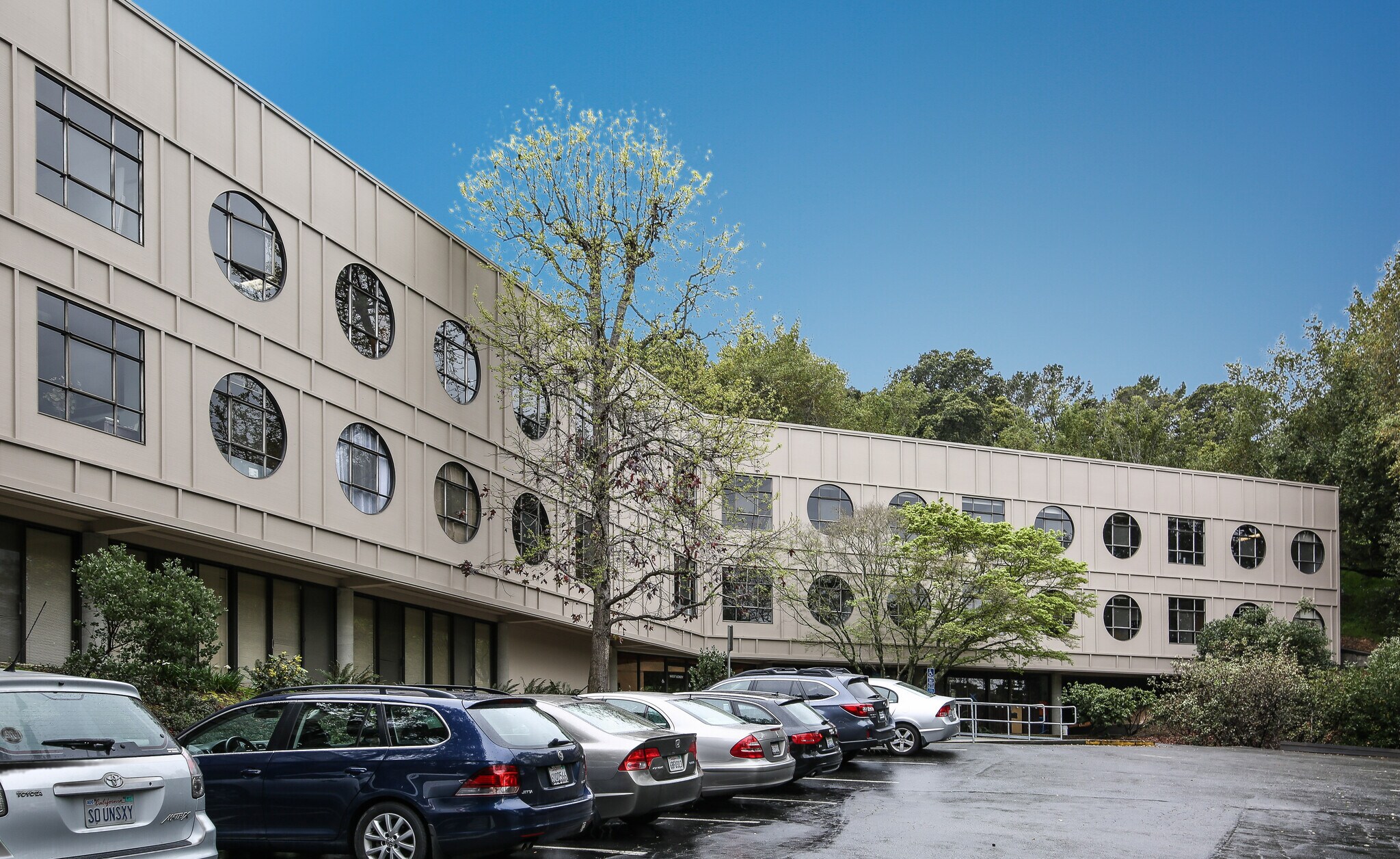 101 Lucas Valley Rd, San Rafael, CA à louer Photo principale– Image 1 sur 9