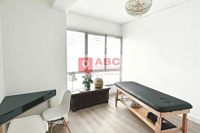 Plus de détails pour Bureau à vendre