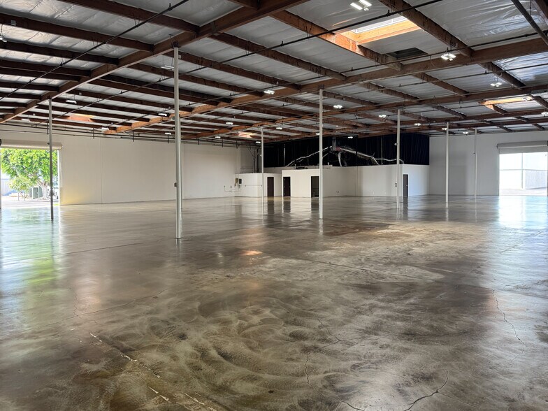 300 Thor Pl, Brea, CA à vendre - Photo de l’immeuble – Image 3 sur 7