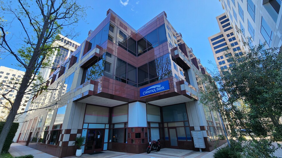 525 N Brand Blvd, Glendale, CA à louer - Photo de l’immeuble – Image 1 sur 14
