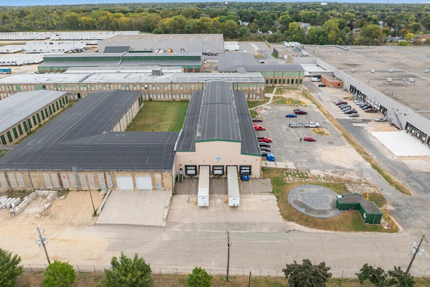 1024 Hazel St N, Saint Paul, MN à louer - Photo de l’immeuble – Image 2 sur 16
