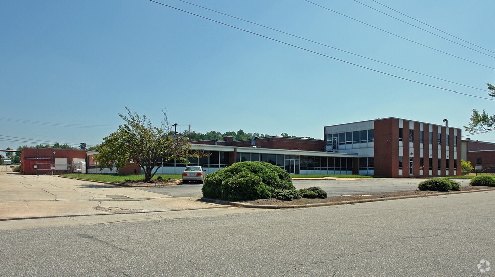 2147 Brevard Rd, High Point, NC à vendre - Photo principale – Image 3 sur 9