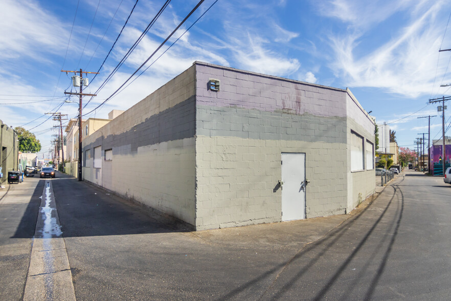 11129 Hartsook St, North Hollywood, CA à louer - Photo de l’immeuble – Image 2 sur 27
