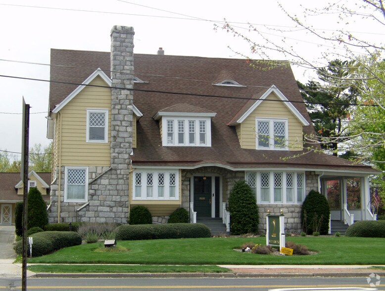 2 White Horse Pike, Haddon Heights, NJ à louer - Photo de l’immeuble – Image 3 sur 8