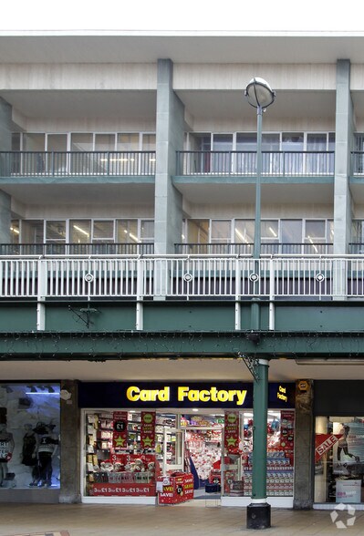 13 The Precinct, Coventry à vendre - Photo de l’immeuble – Image 3 sur 4