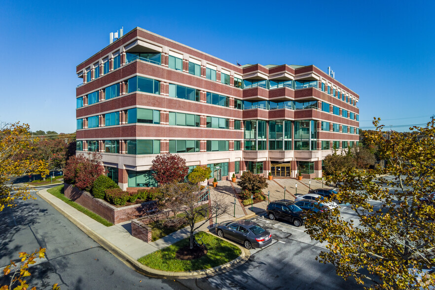 7701 Greenbelt Rd, Greenbelt, MD à louer - Photo de l’immeuble – Image 1 sur 8