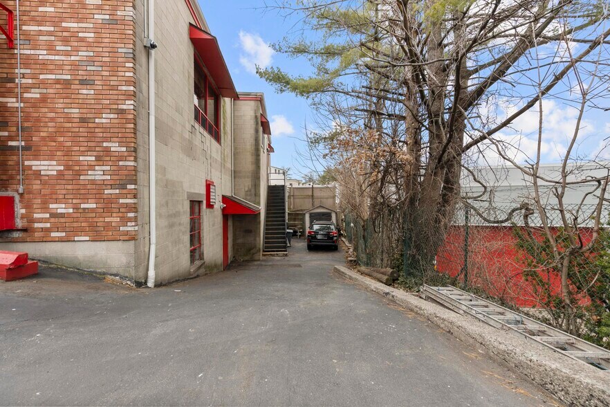 61 Cedar St, Norwalk, CT à vendre - Photo de l’immeuble – Image 3 sur 32