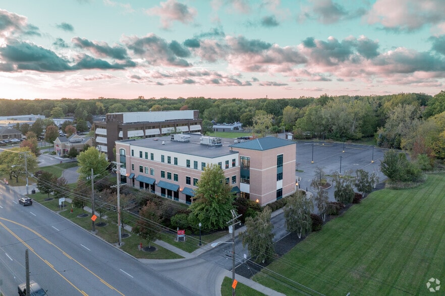 6900 Pearl Rd, Middleburg Heights, OH à louer - Aérien – Image 1 sur 10