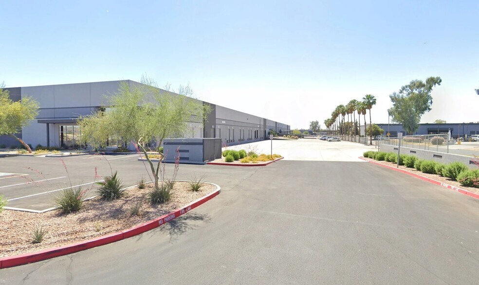 2626 S 7th St, Phoenix, AZ à louer - Photo de l’immeuble – Image 3 sur 8