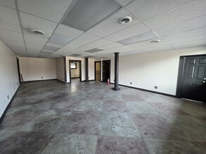 1201 Central Ave, Lake Station, IN à louer Photo de l’immeuble– Image 1 sur 7