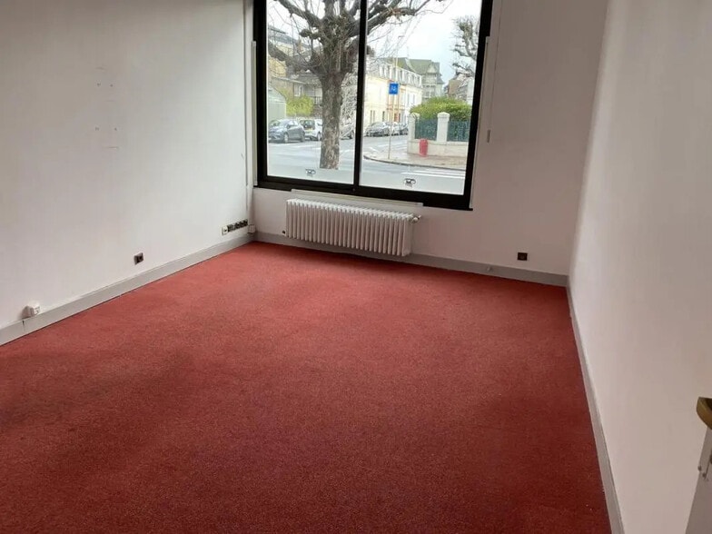 Local commercial dans Deauville à louer - Photo intérieure – Image 2 sur 8