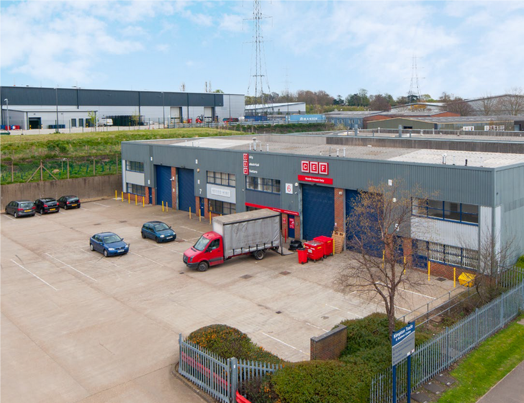 Minden Rd, Sutton à louer - Photo de l’immeuble – Image 2 sur 5