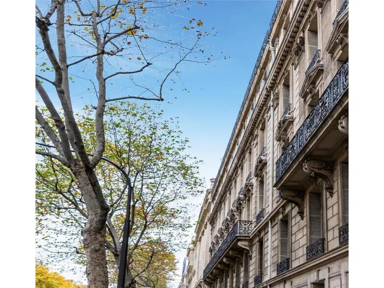 155 Boulevard Haussmann, Paris à louer - Photo de l’immeuble – Image 3 sur 27