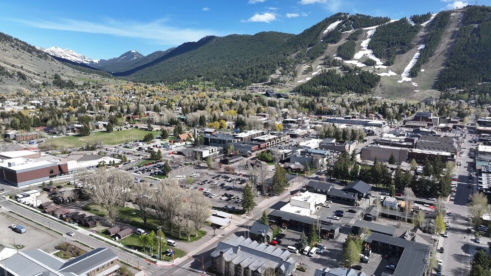 180 Center St, Jackson, WY à louer - Vidéo sur l’annonce professionnelle – Image 3 sur 23