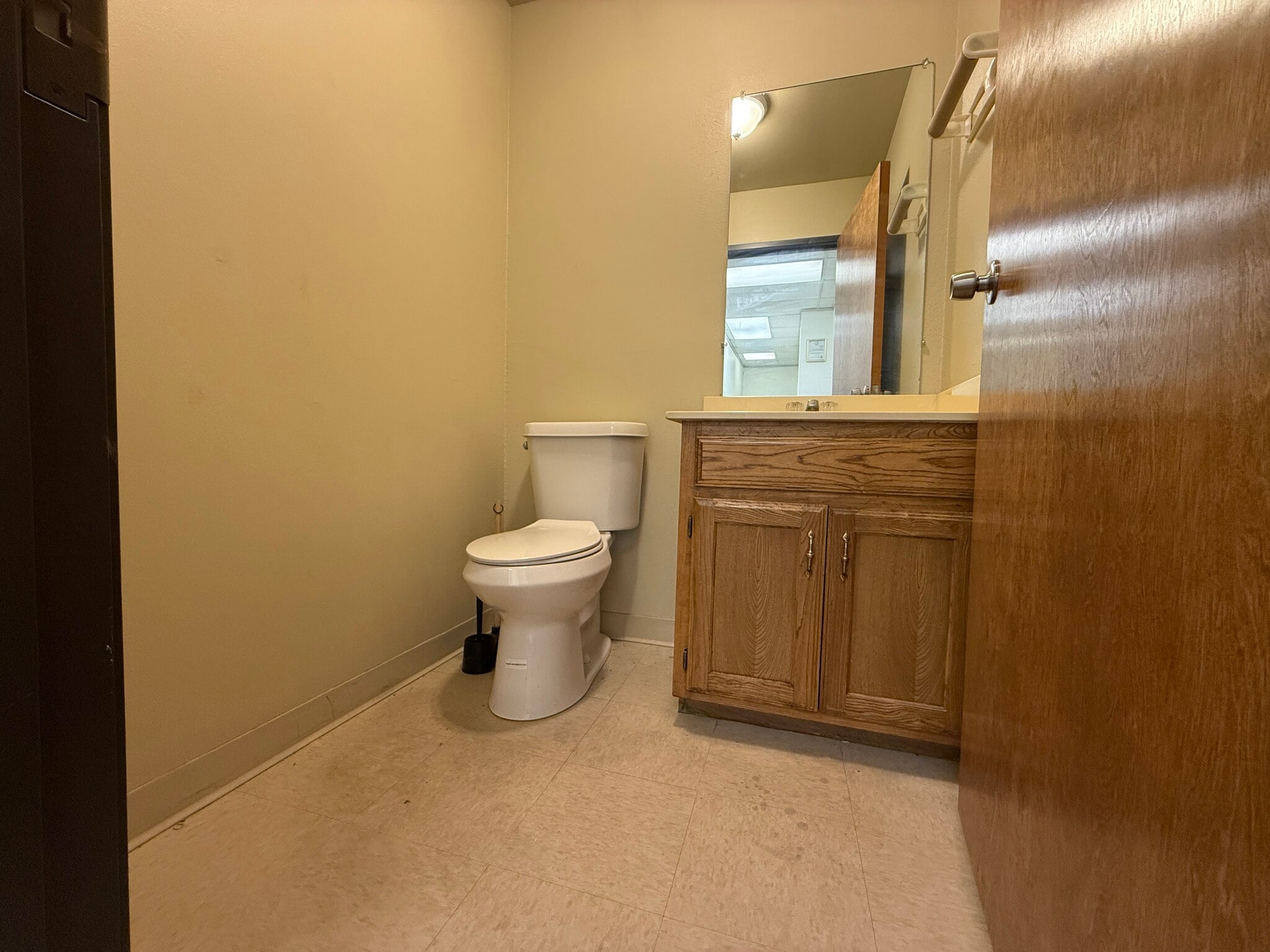 614 S Edmonds Ln, Lewisville, TX à louer Photo de l’immeuble– Image 1 sur 10