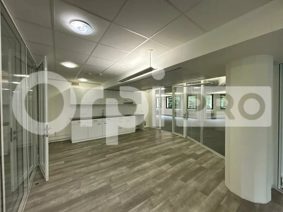 Bureau dans Saint-Aubin à louer Photo intérieure– Image 1 sur 13