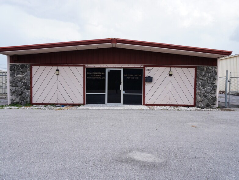 6603 Industrial Ave, Port Richey, FL à vendre - Photo de l’immeuble – Image 3 sur 13