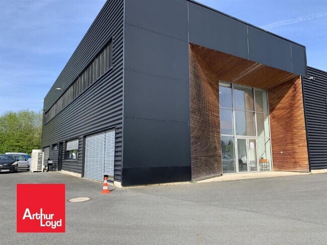 Plus de détails pour Local d’activités à vendre