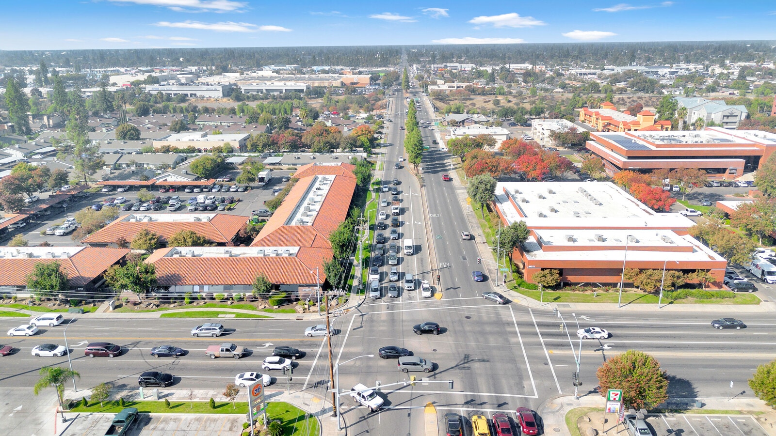 5777 N Fresno St, Fresno, CA 93710 - Lot 110 - - Photo intérieure - Image 1 of 15