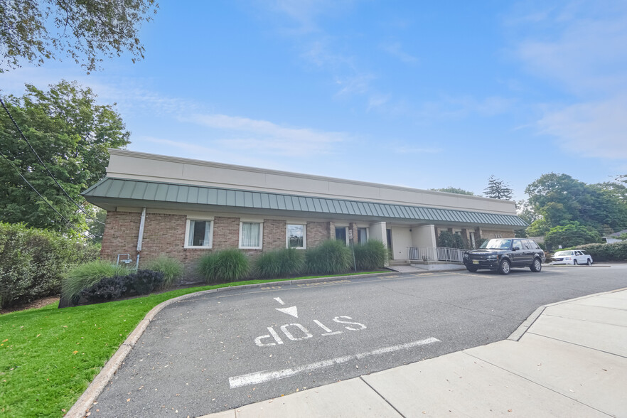 385 S Maple Ave, Glen Rock, NJ à louer - Photo de l’immeuble – Image 3 sur 39